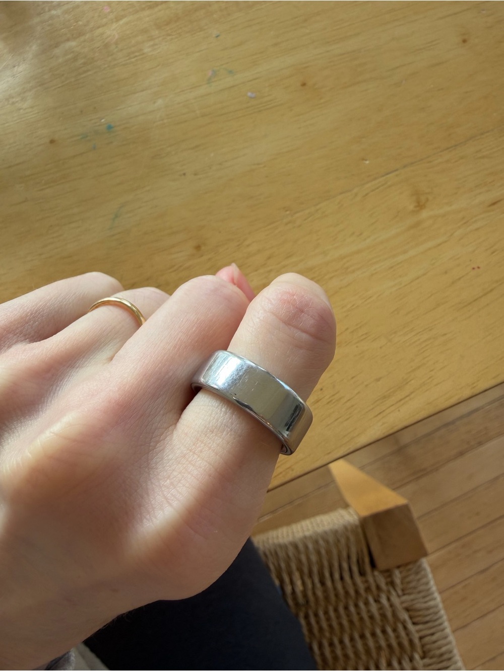 Oura Ring 4, Color- Silver, Size 8 - Picture 4 of 5